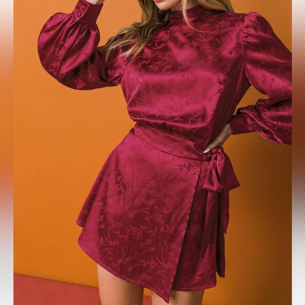 Red romper with open back, long sleeves - S